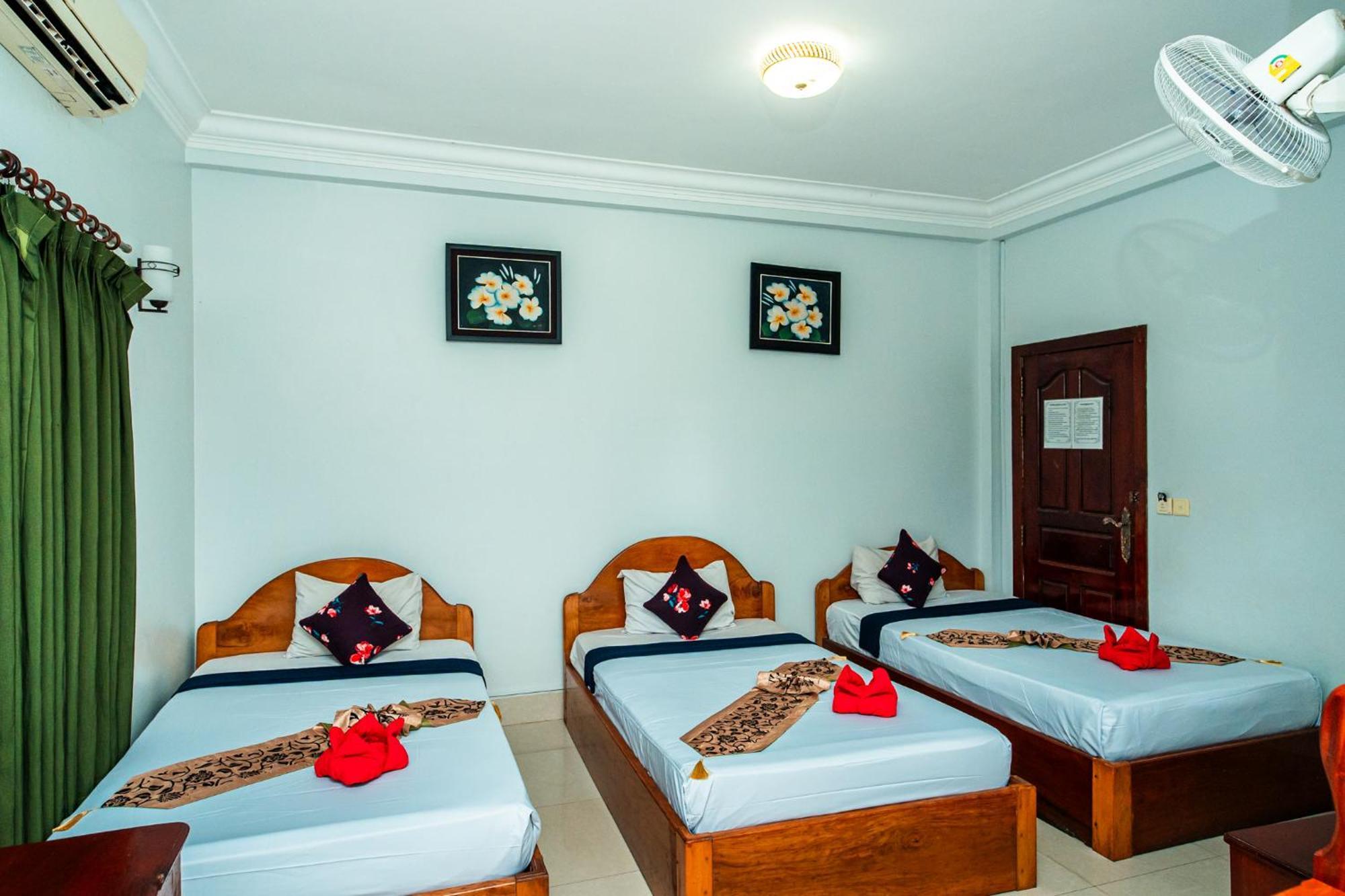 Golden Papaya Guesthouse Siem Reap Exterior photo
